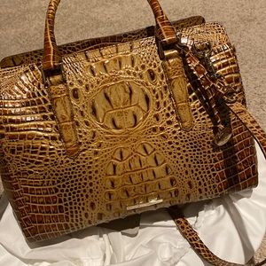 SMALL FINLEY BRAHMIN BAG